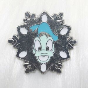🔮 5/$25 Disney‎ Donald Duck Snowflake Pin